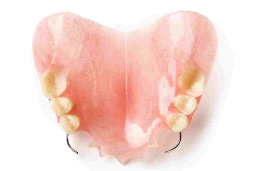 dental-prosthesis-on-dark-background