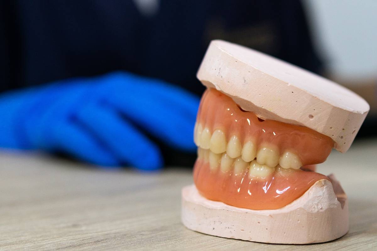 signs_your_dentures_need_a_reline