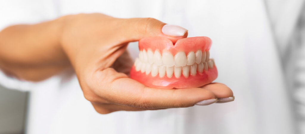 Cleaning Your Dentures Effectively