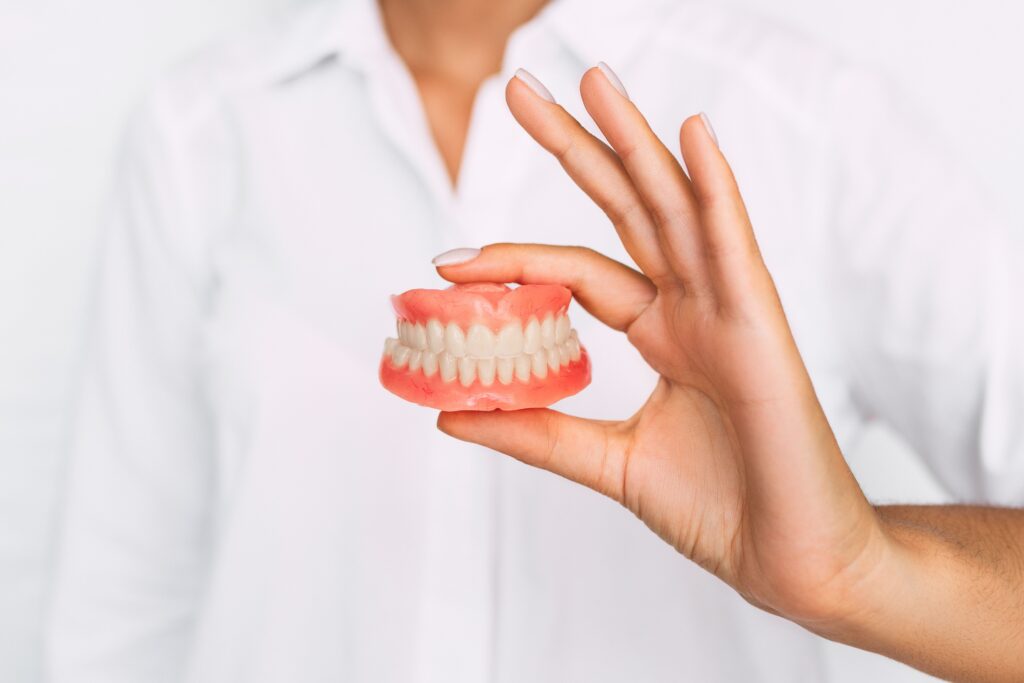 How Long Do Dentures Last